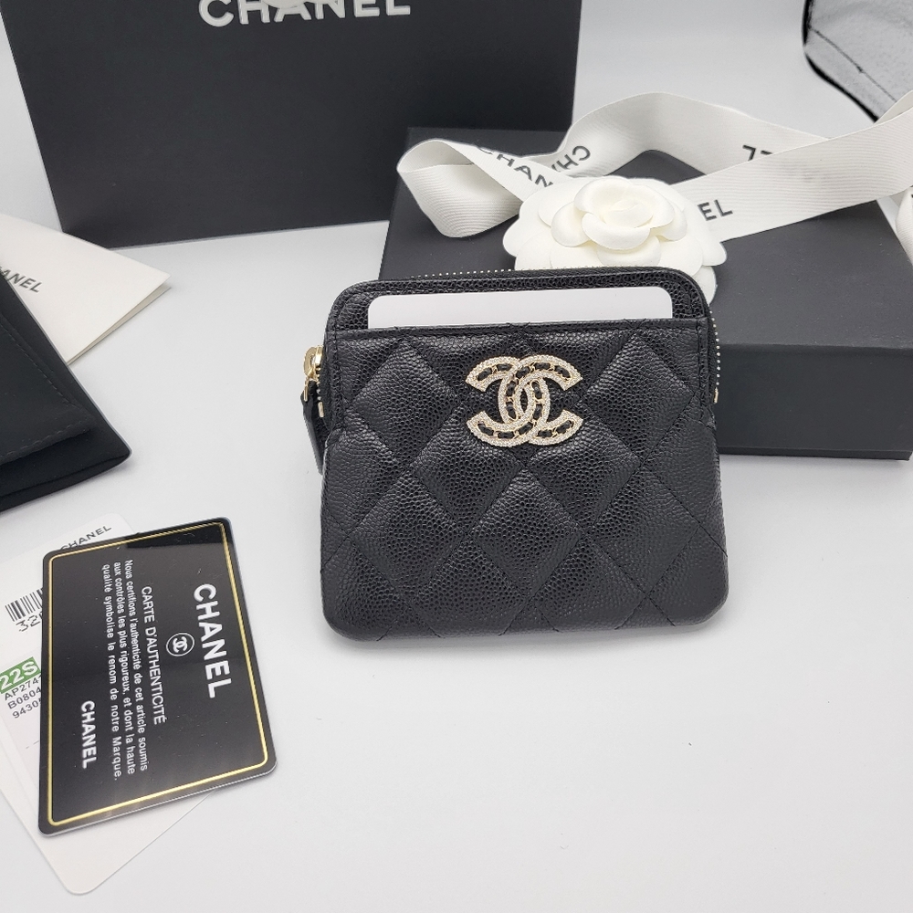 Brand new 22S authentic Chanel zipped card holder wallet